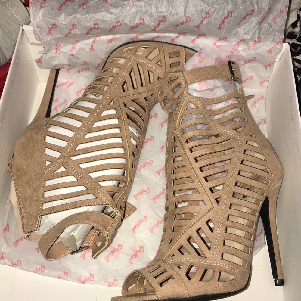 Brown new heels